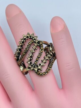 Antique Gold Tone Rhinestone Stretch Ring Vintage Style Statement
